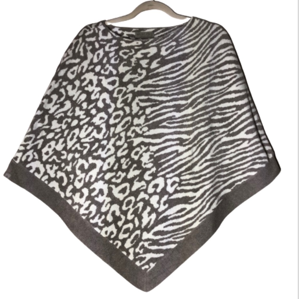 Barefoot Dreams Cozy Chic Ultra Lite Ocean Breeze Poncho Women One Size Grey